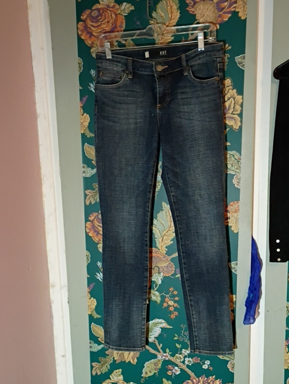Kut from the Kloth Dark Blue Straight Leg Jeans SZ2